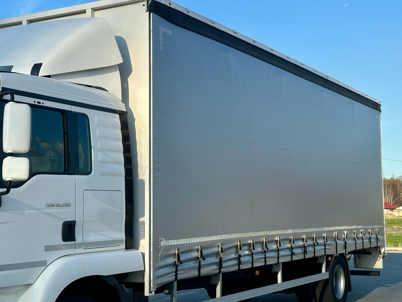 Pressukapelli kuorma-auto MAN TGM 18.290 / FIRANKA / WINDA / 22 EUROPALETY / AUTOMAT / SYPIALKA / 9 059 KG ŁADOWNOŚCI / NISKI PRZEBIEG / ZSUWANY DACH / EURO 6: kuva Pressukapelli kuorma-auto MAN TGM 18.290 / FIRANKA / WINDA / 22 EUROPALETY / AUTOMAT / SYPIALKA / 9 059 KG ŁADOWNOŚCI / NISKI PRZEBIEG / ZSUWANY DACH / EURO 6