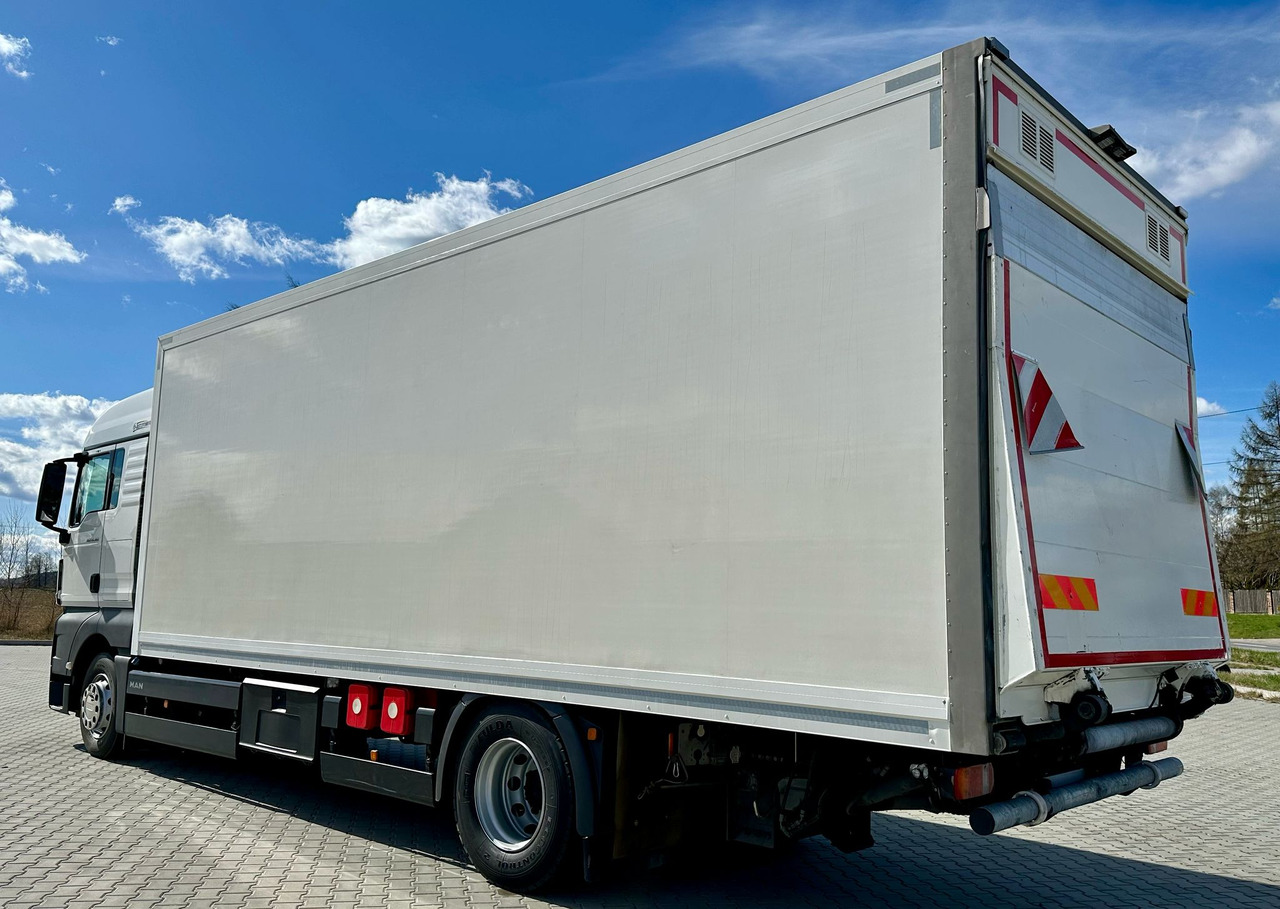 MAN TGX 18.360 / CHŁODNIA / WINDA / AUTOMAT / 19 EUROPALET / THERMO KING / SYPIALKA / SPROWADZONY - Refrigeraattori kuorma-auto: kuva MAN TGX 18.360 / CHŁODNIA / WINDA / AUTOMAT / 19 EUROPALET / THERMO KING / SYPIALKA / SPROWADZONY - Refrigeraattori kuorma-auto MAN TGX 18.360 / CHŁODNIA / WINDA / AUTOMAT / 19 EUROPALET / THERMO KING / SYPIALKA / SPROWADZONY - Refrigeraattori kuorma-auto: kuva MAN TGX 18.360 / CHŁODNIA / WINDA / AUTOMAT / 19 EUROPALET / THERMO KING / SYPIALKA / SPROWADZONY - Refrigeraattori kuorma-auto