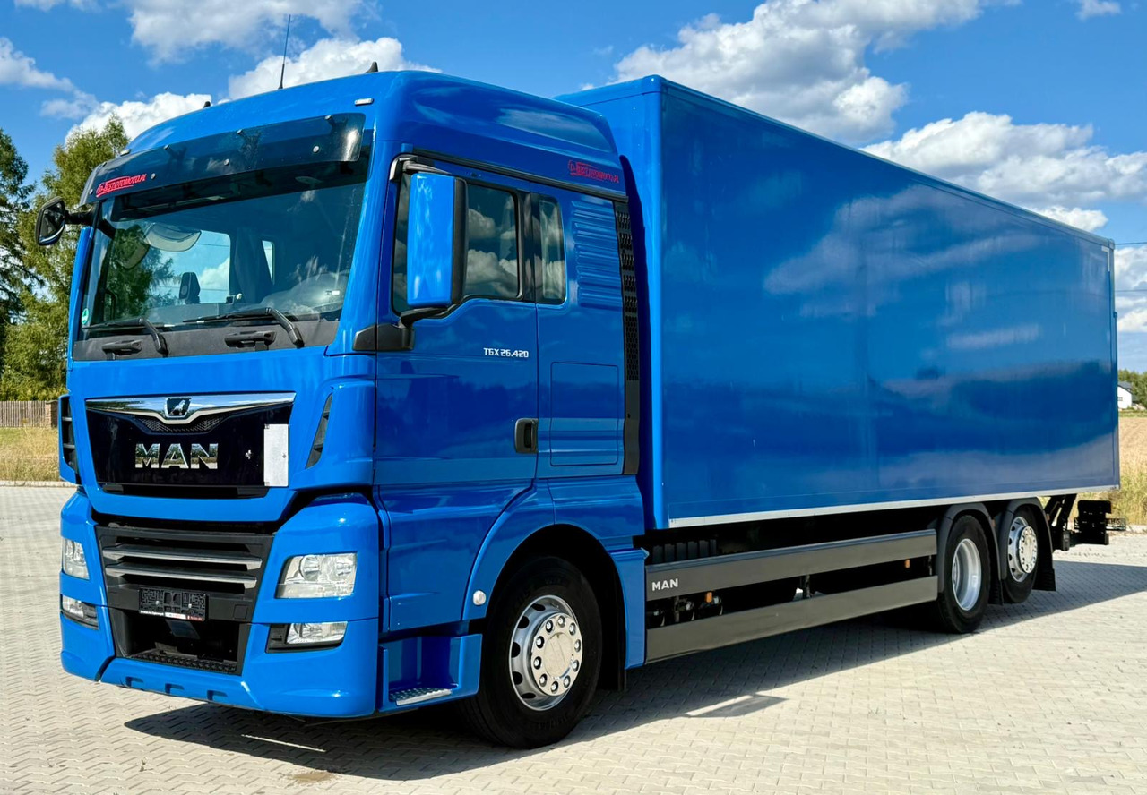 MAN TGX 26.420 / KONTENER / WINDA / 8.5 M DŁUGOŚCI / 21 EUROPALET / 6x2 / 3 OŚ PODNOSZONA I SKRĘTNA / ŁADOWNOŚĆ 14 415 KG / 2018 ROK / Z NIEMIEC - Umpikori kuorma-auto: kuva MAN TGX 26.420 / KONTENER / WINDA / 8.5 M DŁUGOŚCI / 21 EUROPALET / 6x2 / 3 OŚ PODNOSZONA I SKRĘTNA / ŁADOWNOŚĆ 14 415 KG / 2018 ROK / Z NIEMIEC - Umpikori kuorma-auto MAN TGX 26.420 / KONTENER / WINDA / 8.5 M DŁUGOŚCI / 21 EUROPALET / 6x2 / 3 OŚ PODNOSZONA I SKRĘTNA / ŁADOWNOŚĆ 14 415 KG / 2018 ROK / Z NIEMIEC - Umpikori kuorma-auto: kuva MAN TGX 26.420 / KONTENER / WINDA / 8.5 M DŁUGOŚCI / 21 EUROPALET / 6x2 / 3 OŚ PODNOSZONA I SKRĘTNA / ŁADOWNOŚĆ 14 415 KG / 2018 ROK / Z NIEMIEC - Umpikori kuorma-auto