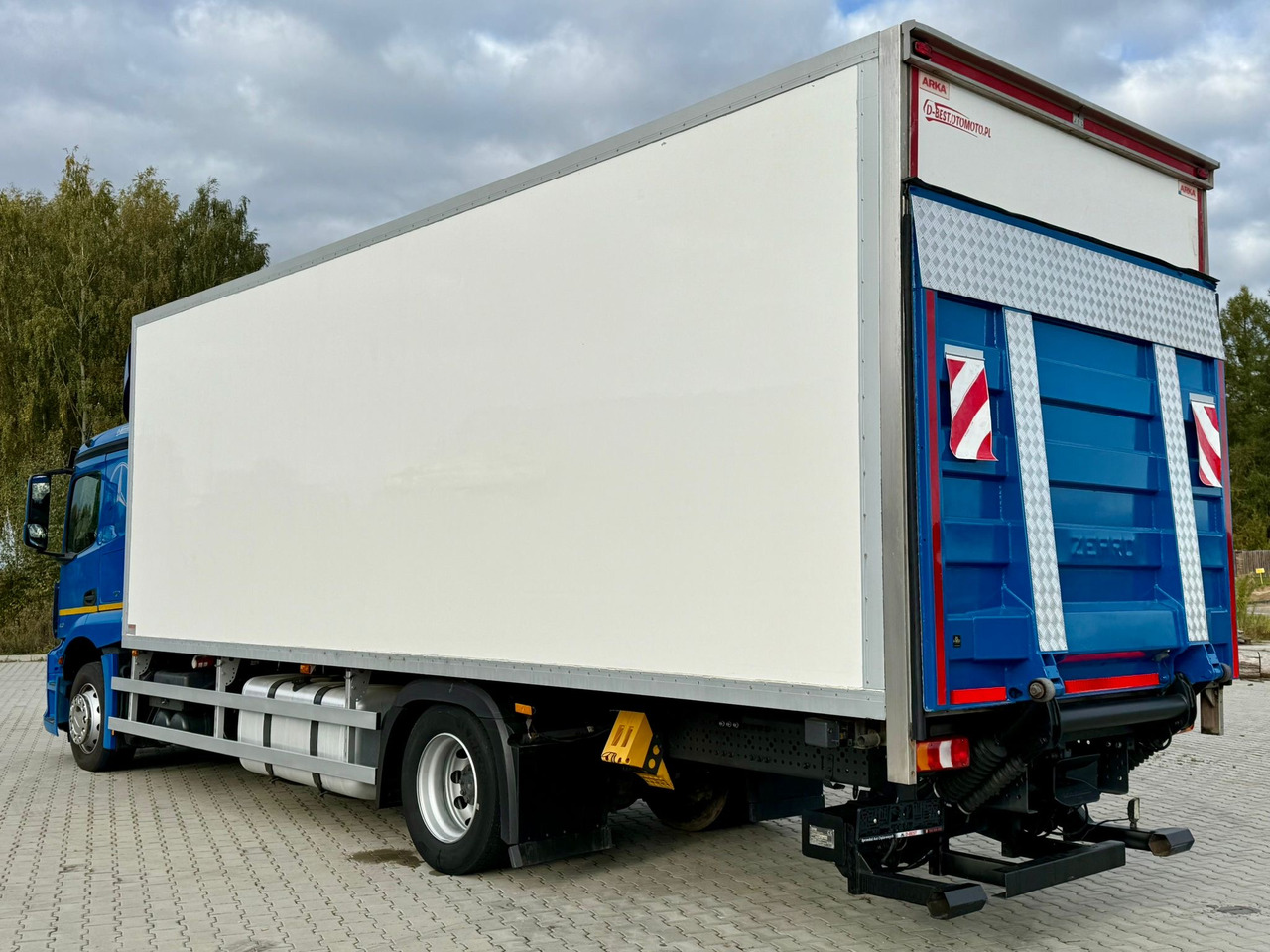 MERCEDES-BENZ ACTROS 1836 / CHŁODNIA / WINDA / 18 PALET / SILNIK 10677 cm3 / CARRIER / SYPIALKA / AUTOMAT / 2018 ROK - Refrigeraattori kuorma-auto: kuva MERCEDES-BENZ ACTROS 1836 / CHŁODNIA / WINDA / 18 PALET / SILNIK 10677 cm3 / CARRIER / SYPIALKA / AUTOMAT / 2018 ROK - Refrigeraattori kuorma-auto MERCEDES-BENZ ACTROS 1836 / CHŁODNIA / WINDA / 18 PALET / SILNIK 10677 cm3 / CARRIER / SYPIALKA / AUTOMAT / 2018 ROK - Refrigeraattori kuorma-auto: kuva MERCEDES-BENZ ACTROS 1836 / CHŁODNIA / WINDA / 18 PALET / SILNIK 10677 cm3 / CARRIER / SYPIALKA / AUTOMAT / 2018 ROK - Refrigeraattori kuorma-auto