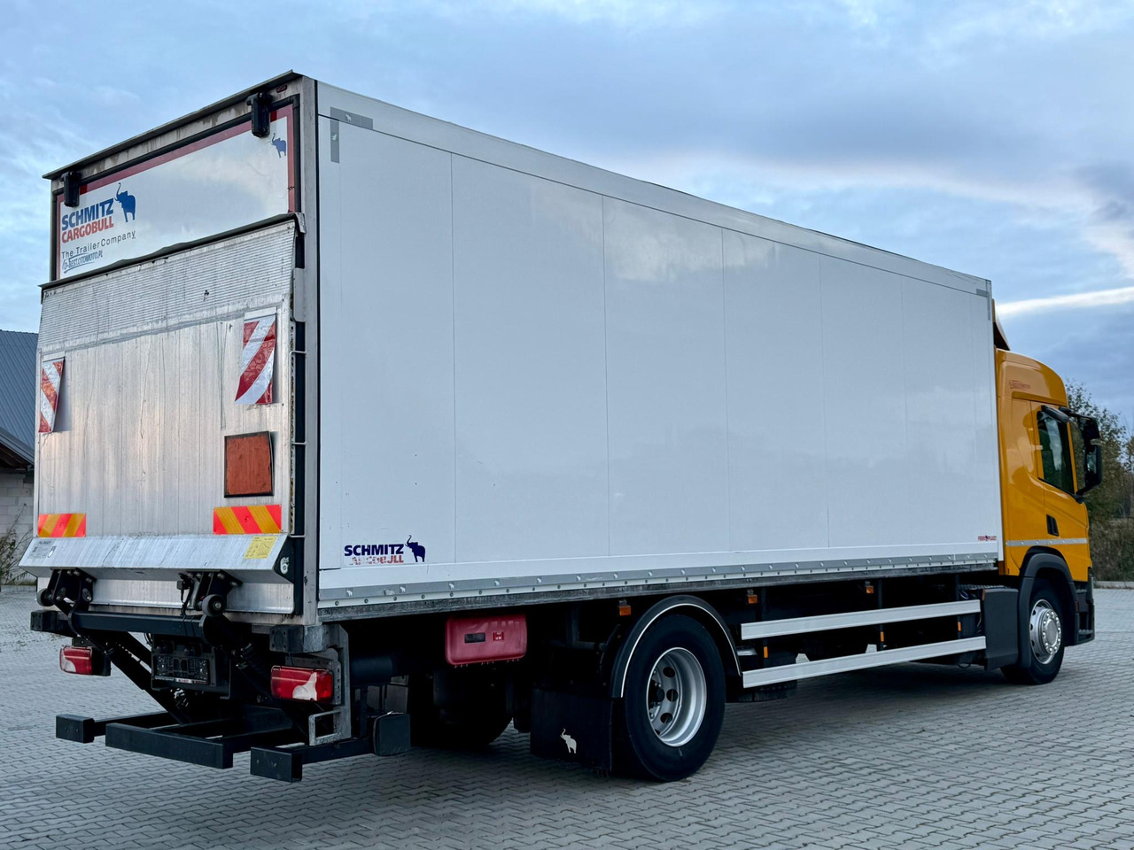 SCANIA P220 / IZOTERMA / WINDA / SCHMITZ / 18 PALET / SILNIK 6 / SYPIALKA / 2019 ROK / NISKI PRZEBIEG - Isoterminen kuorma-auto: kuva SCANIA P220 / IZOTERMA / WINDA / SCHMITZ / 18 PALET / SILNIK 6 / SYPIALKA / 2019 ROK / NISKI PRZEBIEG - Isoterminen kuorma-auto SCANIA P220 / IZOTERMA / WINDA / SCHMITZ / 18 PALET / SILNIK 6 / SYPIALKA / 2019 ROK / NISKI PRZEBIEG - Isoterminen kuorma-auto: kuva SCANIA P220 / IZOTERMA / WINDA / SCHMITZ / 18 PALET / SILNIK 6 / SYPIALKA / 2019 ROK / NISKI PRZEBIEG - Isoterminen kuorma-auto