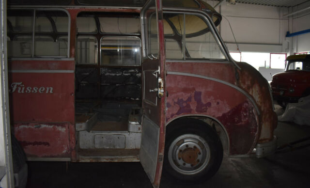 Setra S 8 inkl. Anhänger - Bussi: kuva Setra S 8 inkl. Anhänger - Bussi Setra S 8 inkl. Anhänger - Bussi: kuva Setra S 8 inkl. Anhänger - Bussi
