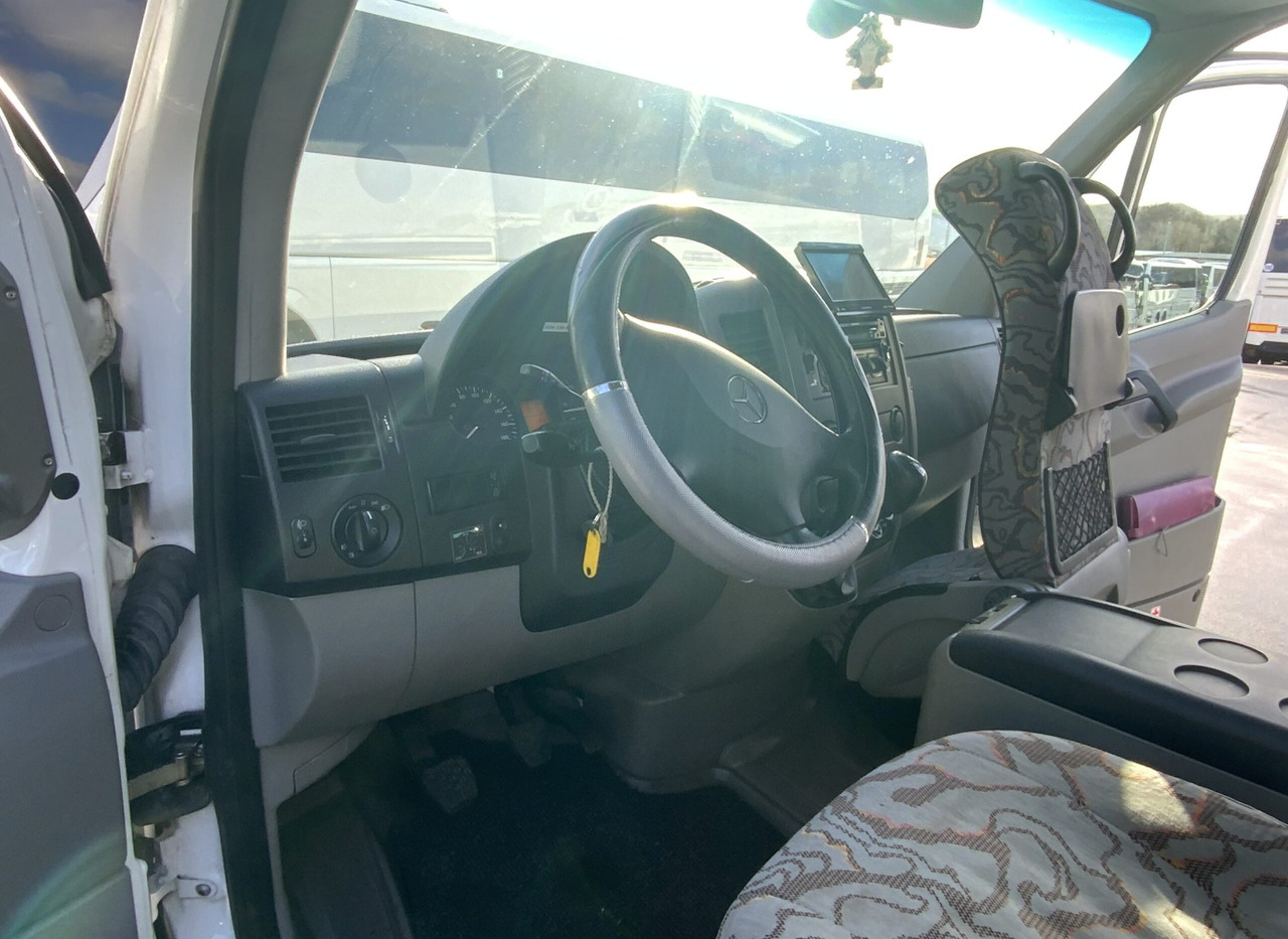 Mercedes-Benz 519 CDI Sprinter - Minibussi, Pikkubussi: kuva Mercedes-Benz 519 CDI Sprinter - Minibussi, Pikkubussi Mercedes-Benz 519 CDI Sprinter - Minibussi, Pikkubussi: kuva Mercedes-Benz 519 CDI Sprinter - Minibussi, Pikkubussi