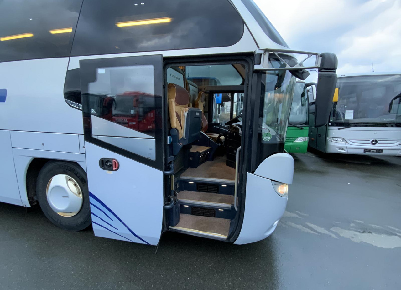 Turistibussi Neoplan Cityliner: kuva Turistibussi Neoplan Cityliner Turistibussi Neoplan Cityliner: kuva Turistibussi Neoplan Cityliner