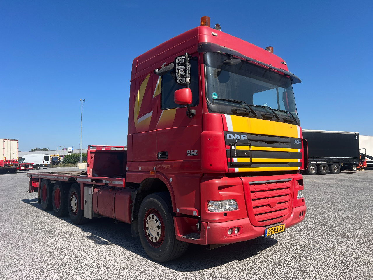 DAF XF 105.510 SC 8x2, Retarder - Lava-kuorma-auto: kuva DAF XF 105.510 SC 8x2, Retarder - Lava-kuorma-auto DAF XF 105.510 SC 8x2, Retarder - Lava-kuorma-auto: kuva DAF XF 105.510 SC 8x2, Retarder - Lava-kuorma-auto
