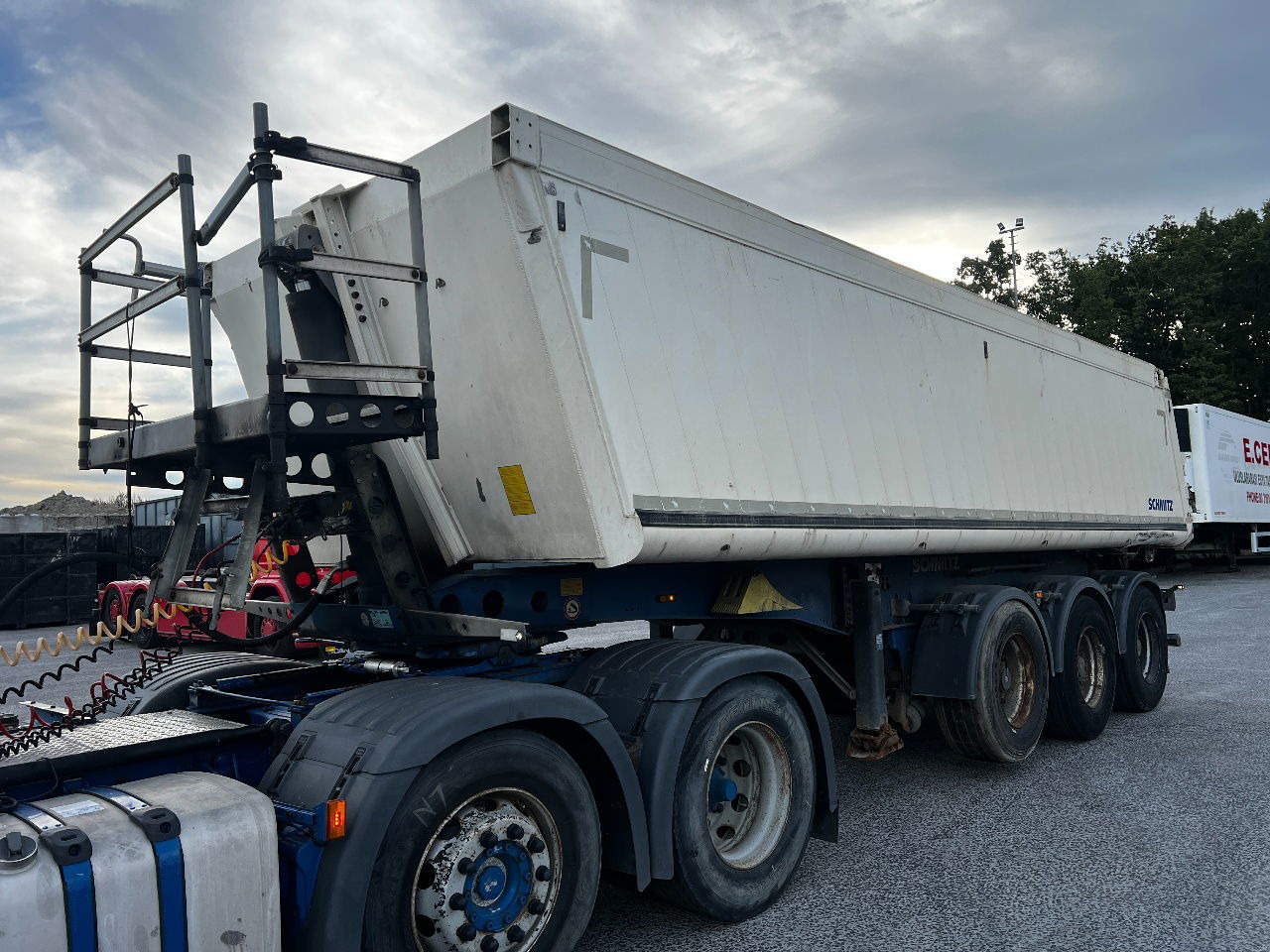 Schmitz Cargobull Gotha 27m3, SAF, ALU - Kippiauto puoliperävaunu: kuva Schmitz Cargobull Gotha 27m3, SAF, ALU - Kippiauto puoliperävaunu Schmitz Cargobull Gotha 27m3, SAF, ALU - Kippiauto puoliperävaunu: kuva Schmitz Cargobull Gotha 27m3, SAF, ALU - Kippiauto puoliperävaunu