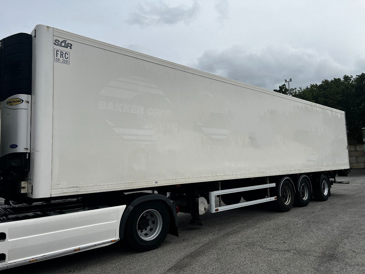 Sor Iberica met Carrier Vector 1800, BPW - Refrigeraattori puoliperävaunu: kuva Sor Iberica met Carrier Vector 1800, BPW - Refrigeraattori puoliperävaunu Sor Iberica met Carrier Vector 1800, BPW - Refrigeraattori puoliperävaunu: kuva Sor Iberica met Carrier Vector 1800, BPW - Refrigeraattori puoliperävaunu