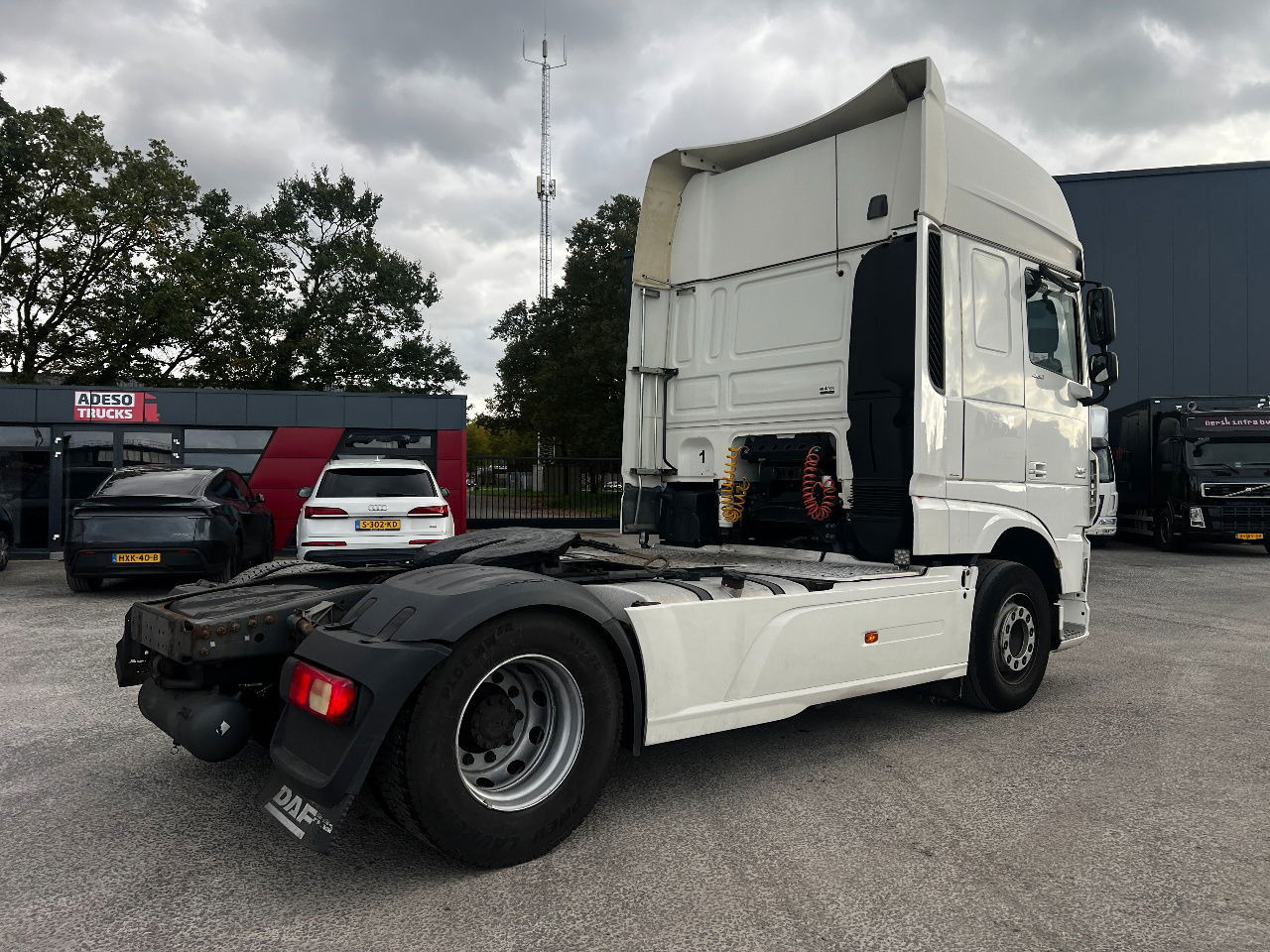 DAF XF 460 SSC, Retarder, Full spoiler - Vetopöytäauto: kuva DAF XF 460 SSC, Retarder, Full spoiler - Vetopöytäauto DAF XF 460 SSC, Retarder, Full spoiler - Vetopöytäauto: kuva DAF XF 460 SSC, Retarder, Full spoiler - Vetopöytäauto