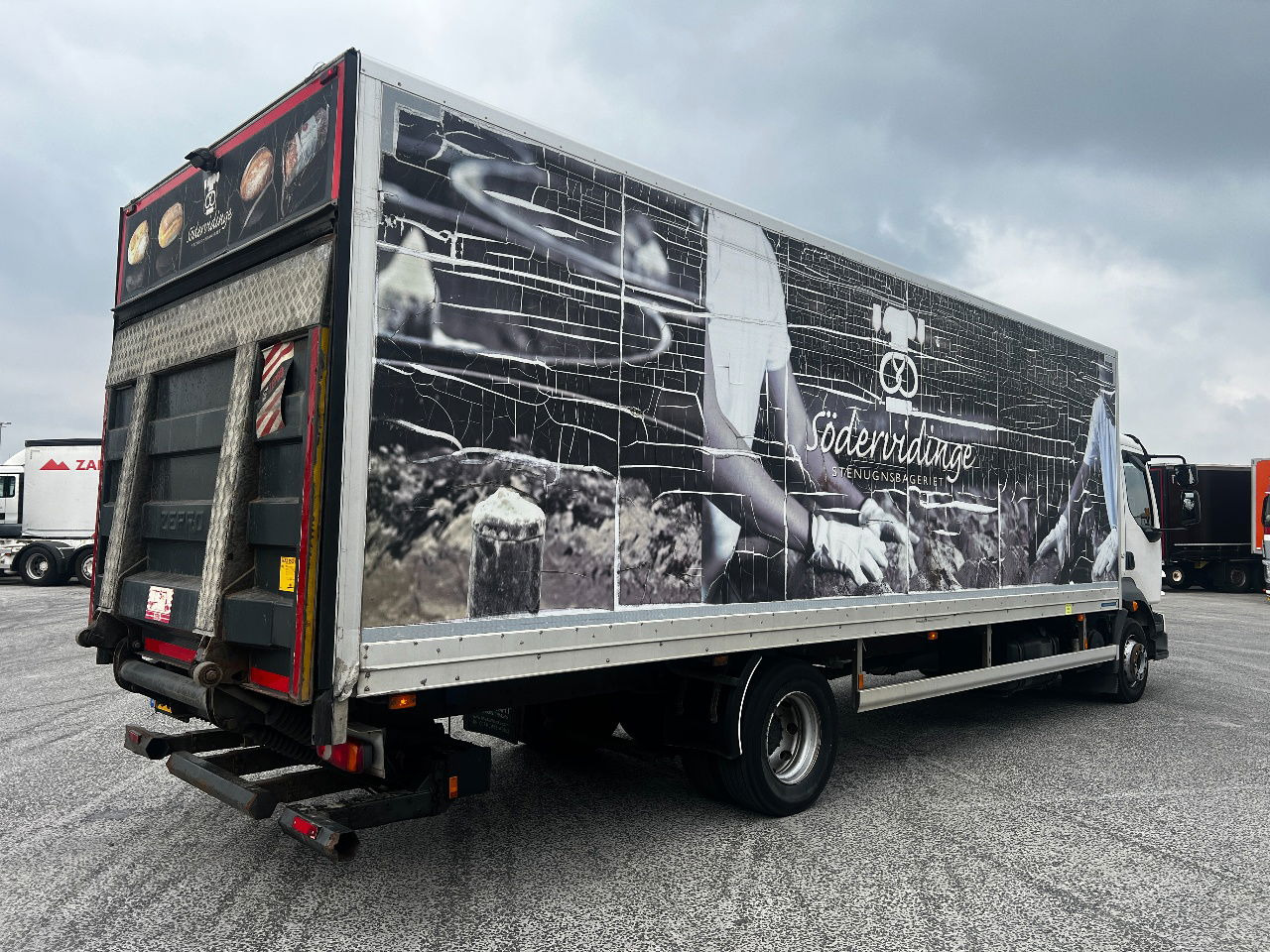 Volvo FL 12.240 Euro 5, NL truck - Umpikori kuorma-auto: kuva Volvo FL 12.240 Euro 5, NL truck - Umpikori kuorma-auto Volvo FL 12.240 Euro 5, NL truck - Umpikori kuorma-auto: kuva Volvo FL 12.240 Euro 5, NL truck - Umpikori kuorma-auto