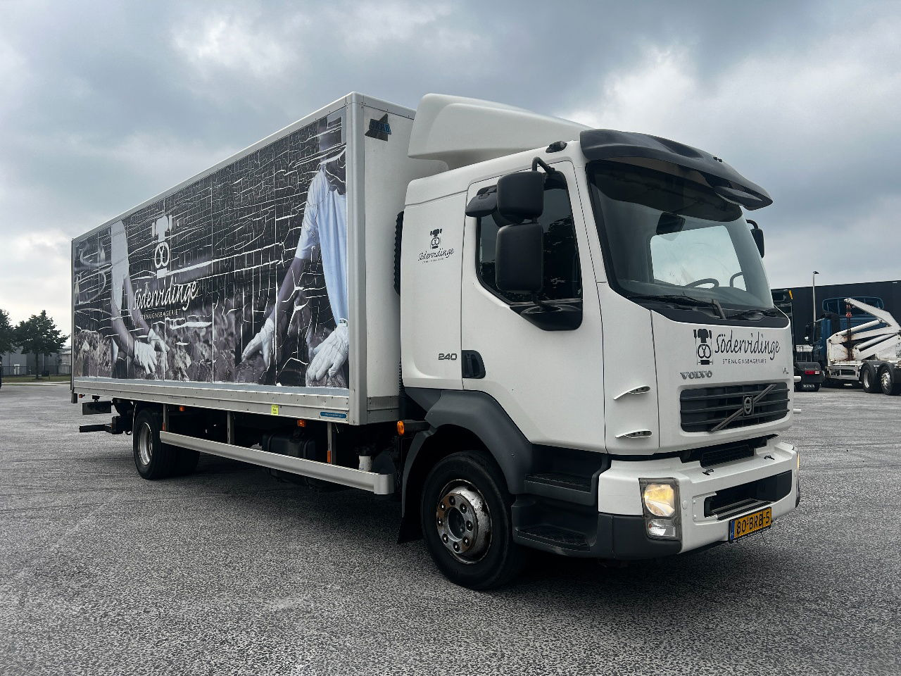 Volvo FL 12.240 Euro 5, NL truck - Umpikori kuorma-auto: kuva Volvo FL 12.240 Euro 5, NL truck - Umpikori kuorma-auto Volvo FL 12.240 Euro 5, NL truck - Umpikori kuorma-auto: kuva Volvo FL 12.240 Euro 5, NL truck - Umpikori kuorma-auto