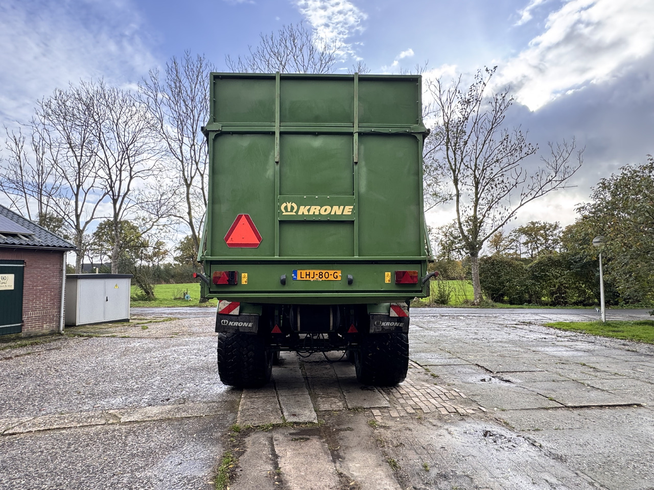 KRONE MX 350 GL - Silppurivaunu: kuva KRONE MX 350 GL - Silppurivaunu KRONE MX 350 GL - Silppurivaunu: kuva KRONE MX 350 GL - Silppurivaunu