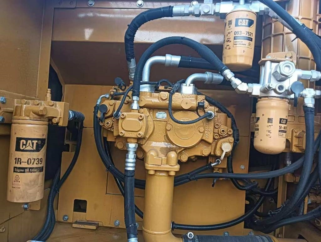 CAT 324 D2 L - Telakaivukone: kuva  CAT 324 D2 L - Telakaivukone CAT 324 D2 L - Telakaivukone: kuva  CAT 324 D2 L - Telakaivukone