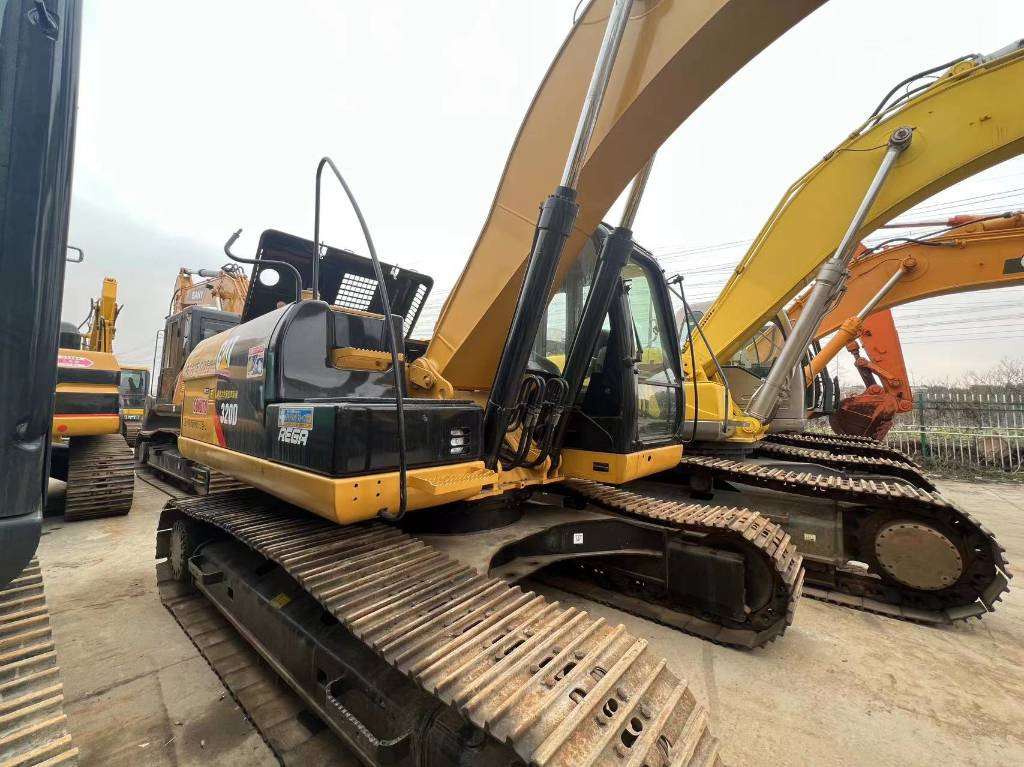CAT 325 B L - Telakaivukone: kuva CAT 325 B L - Telakaivukone CAT 325 B L - Telakaivukone: kuva CAT 325 B L - Telakaivukone