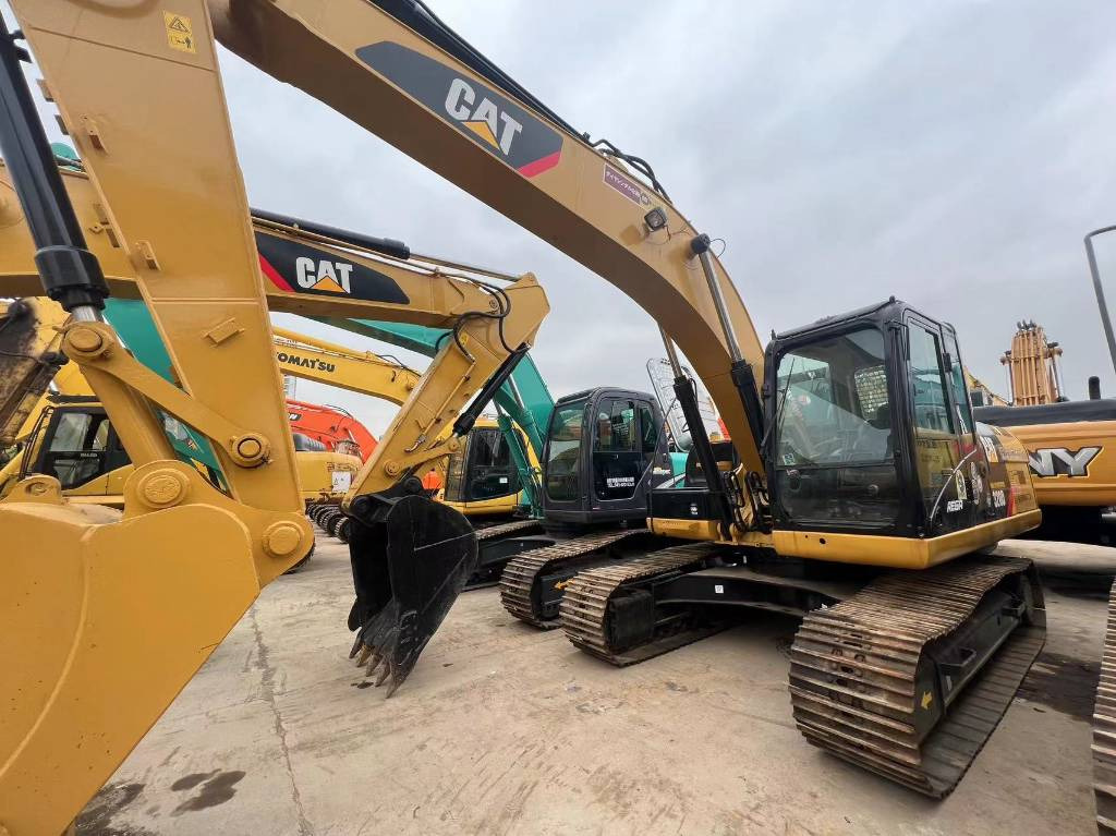 CAT 325 B L - Telakaivukone: kuva CAT 325 B L - Telakaivukone CAT 325 B L - Telakaivukone: kuva CAT 325 B L - Telakaivukone