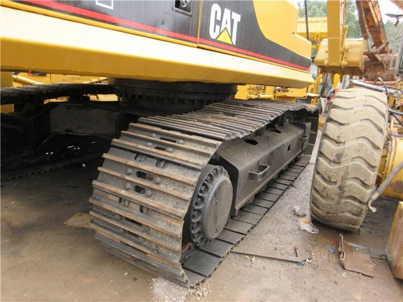 CAT 330 B L - Telakaivukone: kuva CAT 330 B L - Telakaivukone CAT 330 B L - Telakaivukone: kuva CAT 330 B L - Telakaivukone