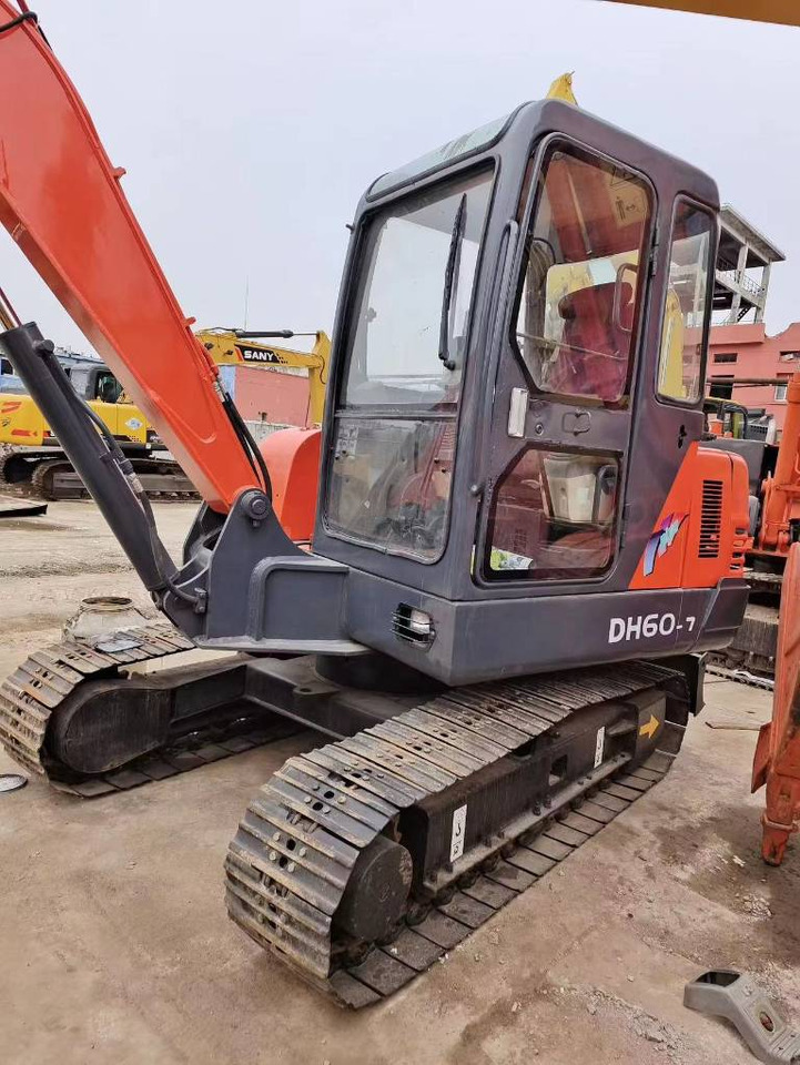 Minikuormaaja Doosan DH 60-7: kuva Minikuormaaja Doosan DH 60-7