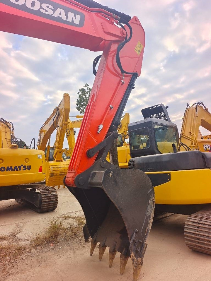 Doosan DX 225 - Telakaivukone: kuva Doosan DX 225 - Telakaivukone Doosan DX 225 - Telakaivukone: kuva Doosan DX 225 - Telakaivukone