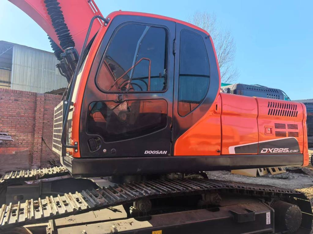 Doosan DX 225 LC-9C - Telakaivukone: kuva Doosan DX 225 LC-9C - Telakaivukone Doosan DX 225 LC-9C - Telakaivukone: kuva Doosan DX 225 LC-9C - Telakaivukone