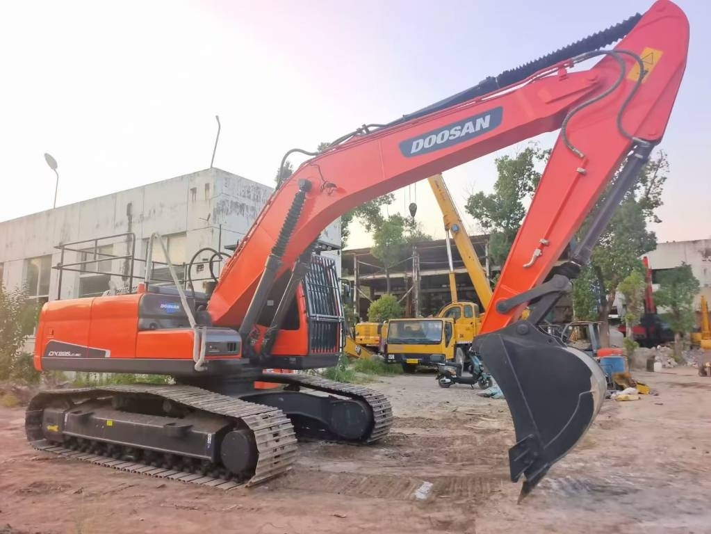 Doosan DX 225 LC - Telakaivukone: kuva Doosan DX 225 LC - Telakaivukone Doosan DX 225 LC - Telakaivukone: kuva Doosan DX 225 LC - Telakaivukone