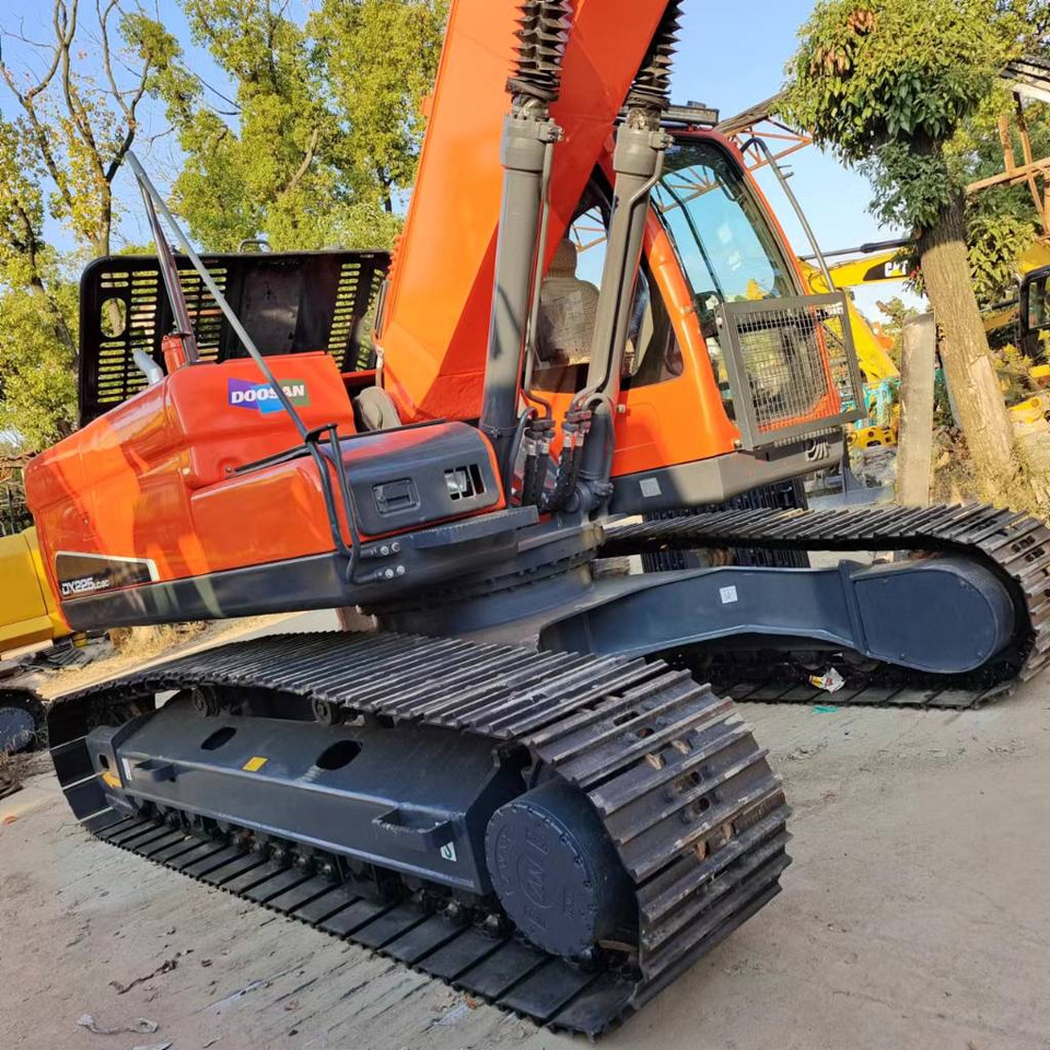 Doosan DX 225 LC - Telakaivukone: kuva Doosan DX 225 LC - Telakaivukone Doosan DX 225 LC - Telakaivukone: kuva Doosan DX 225 LC - Telakaivukone
