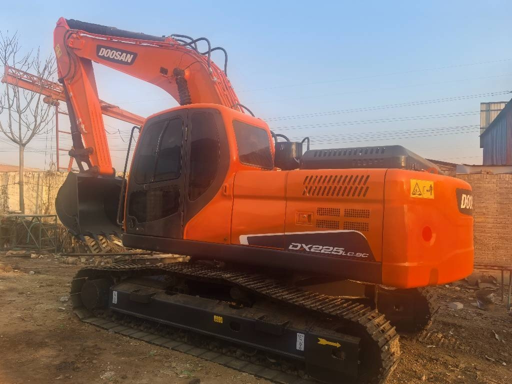 Doosan DX 225 LC - Telakaivukone: kuva Doosan DX 225 LC - Telakaivukone Doosan DX 225 LC - Telakaivukone: kuva Doosan DX 225 LC - Telakaivukone
