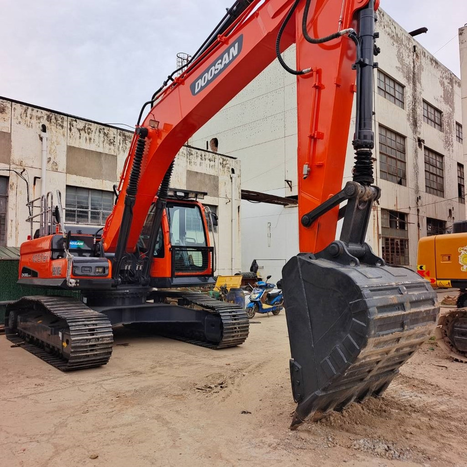 Doosan DX 300 - Telakaivukone: kuva Doosan DX 300 - Telakaivukone Doosan DX 300 - Telakaivukone: kuva Doosan DX 300 - Telakaivukone