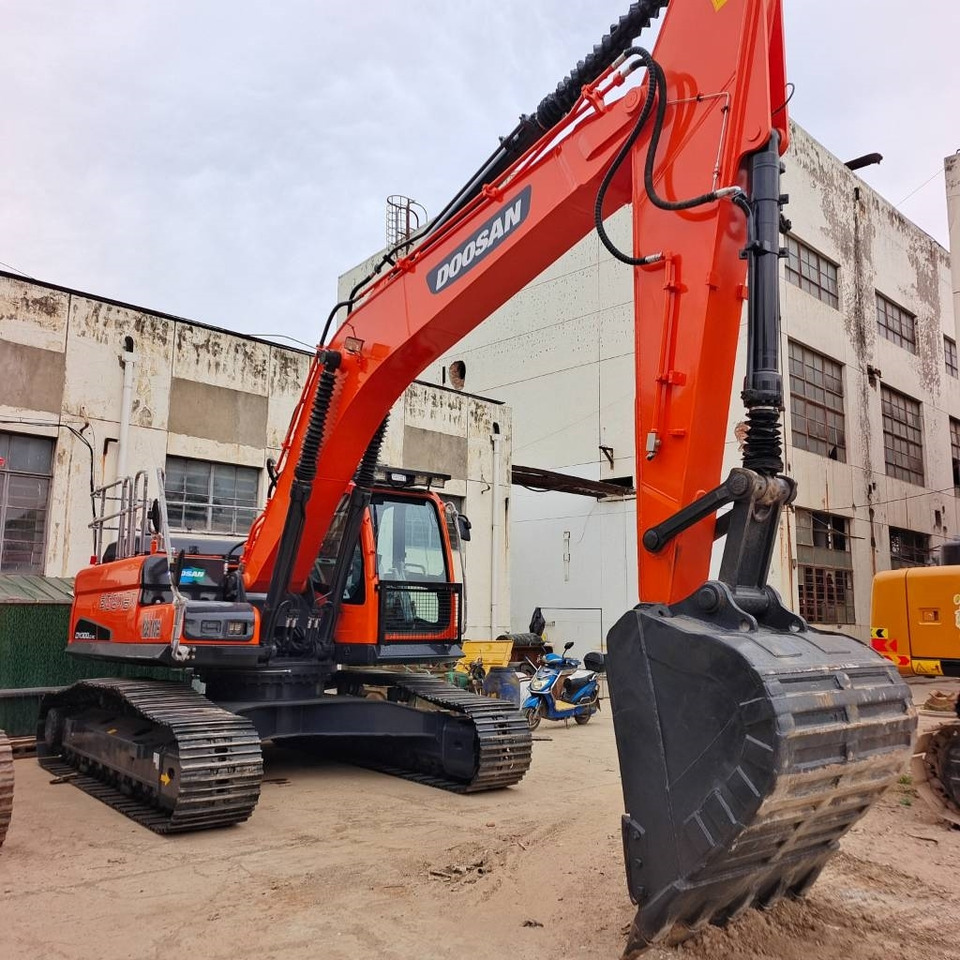Doosan DX 300 - Telakaivukone: kuva Doosan DX 300 - Telakaivukone Doosan DX 300 - Telakaivukone: kuva Doosan DX 300 - Telakaivukone