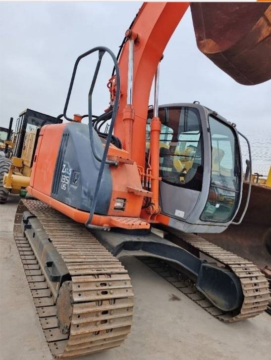 Hitachi ZX 135 US - Telakaivukone: kuva Hitachi ZX 135 US - Telakaivukone Hitachi ZX 135 US - Telakaivukone: kuva Hitachi ZX 135 US - Telakaivukone