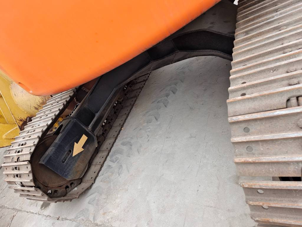 Hitachi ZX 135 US - Telakaivukone: kuva Hitachi ZX 135 US - Telakaivukone Hitachi ZX 135 US - Telakaivukone: kuva Hitachi ZX 135 US - Telakaivukone