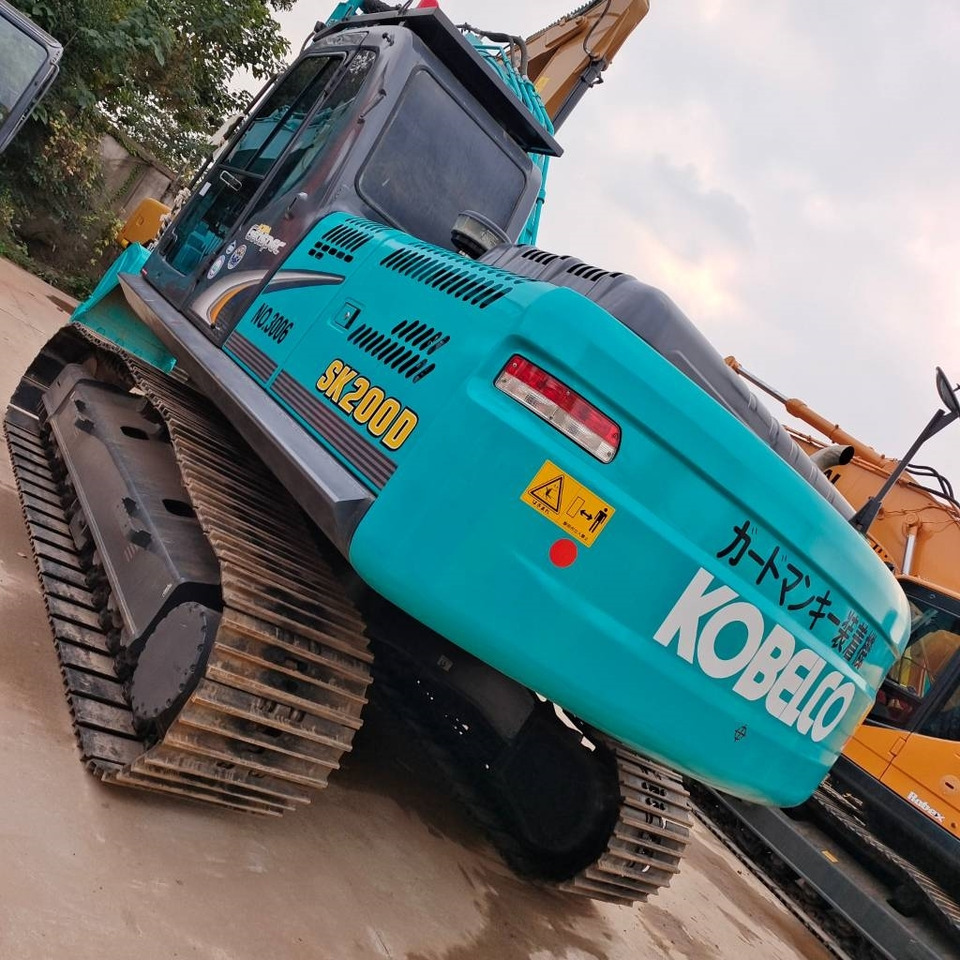 Kobelco SK 200 - Telakaivukone: kuva  Kobelco SK 200 - Telakaivukone Kobelco SK 200 - Telakaivukone: kuva  Kobelco SK 200 - Telakaivukone
