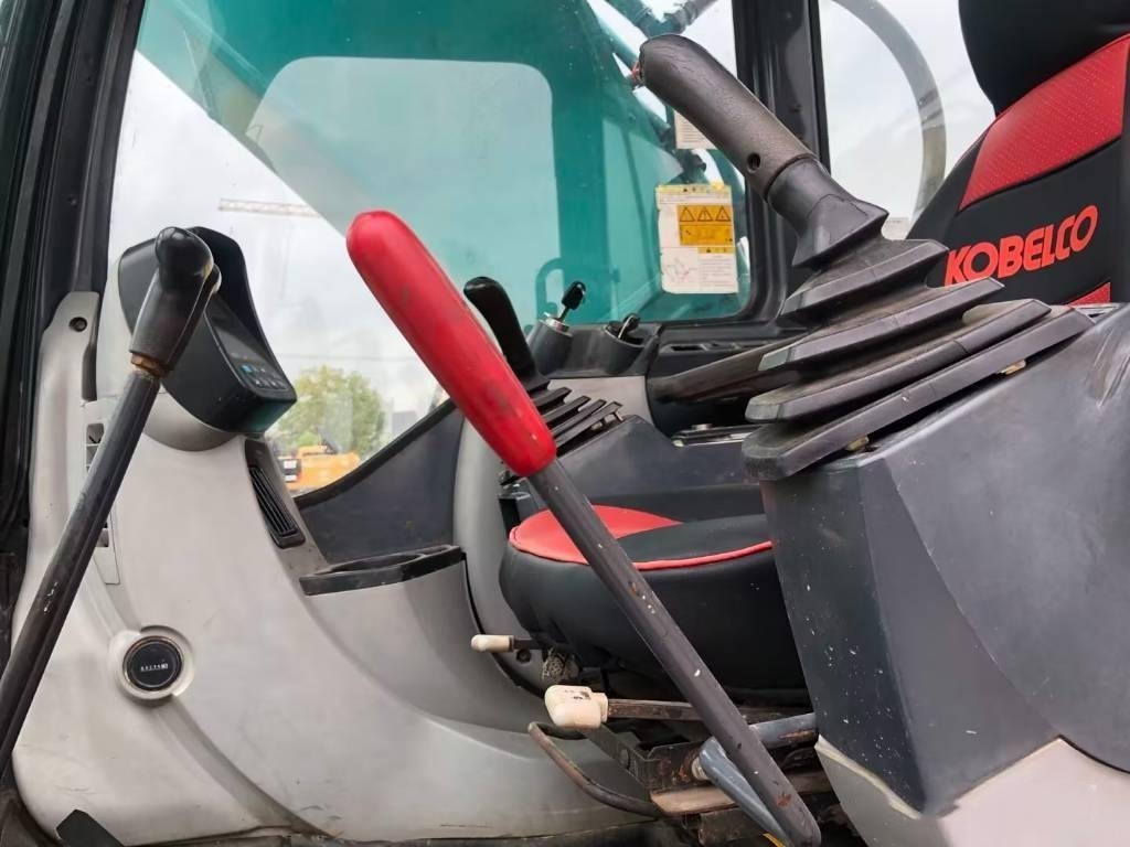 Kobelco SK 210 - Telakaivukone: kuva  Kobelco SK 210 - Telakaivukone Kobelco SK 210 - Telakaivukone: kuva  Kobelco SK 210 - Telakaivukone