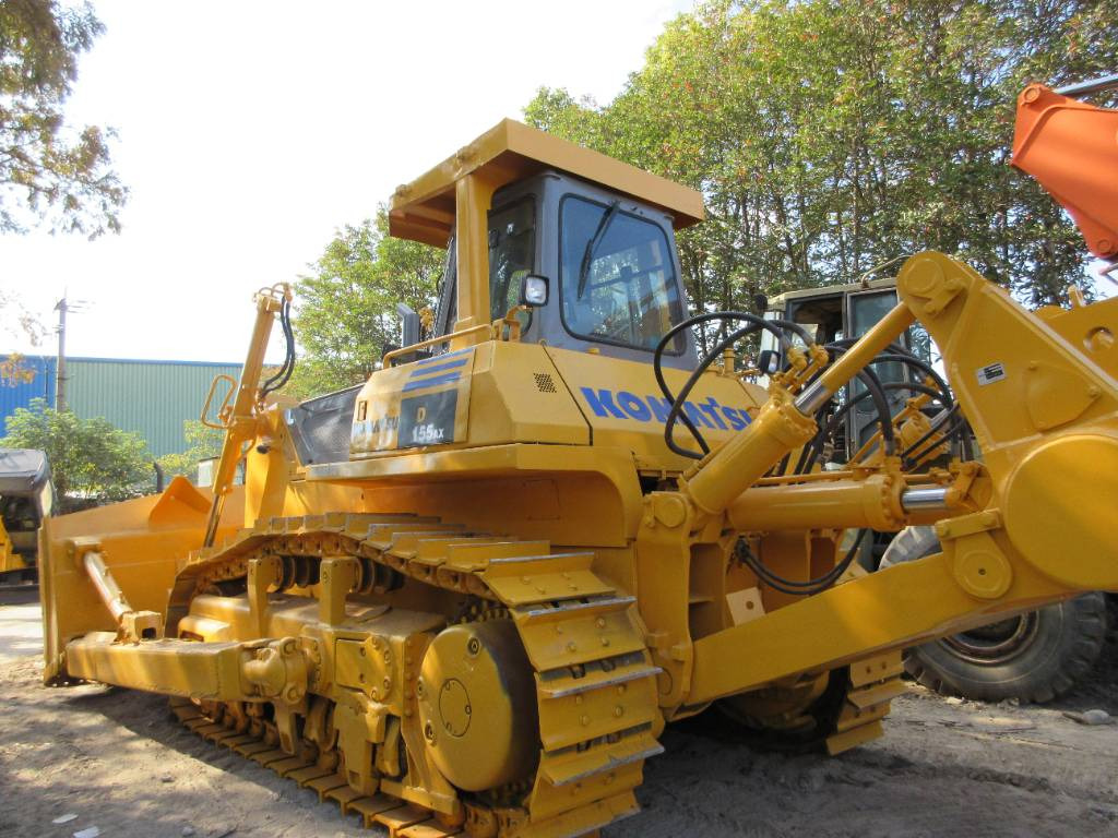 Komatsu D 155A - Puskutraktori: kuva Komatsu D 155A - Puskutraktori Komatsu D 155A - Puskutraktori: kuva Komatsu D 155A - Puskutraktori