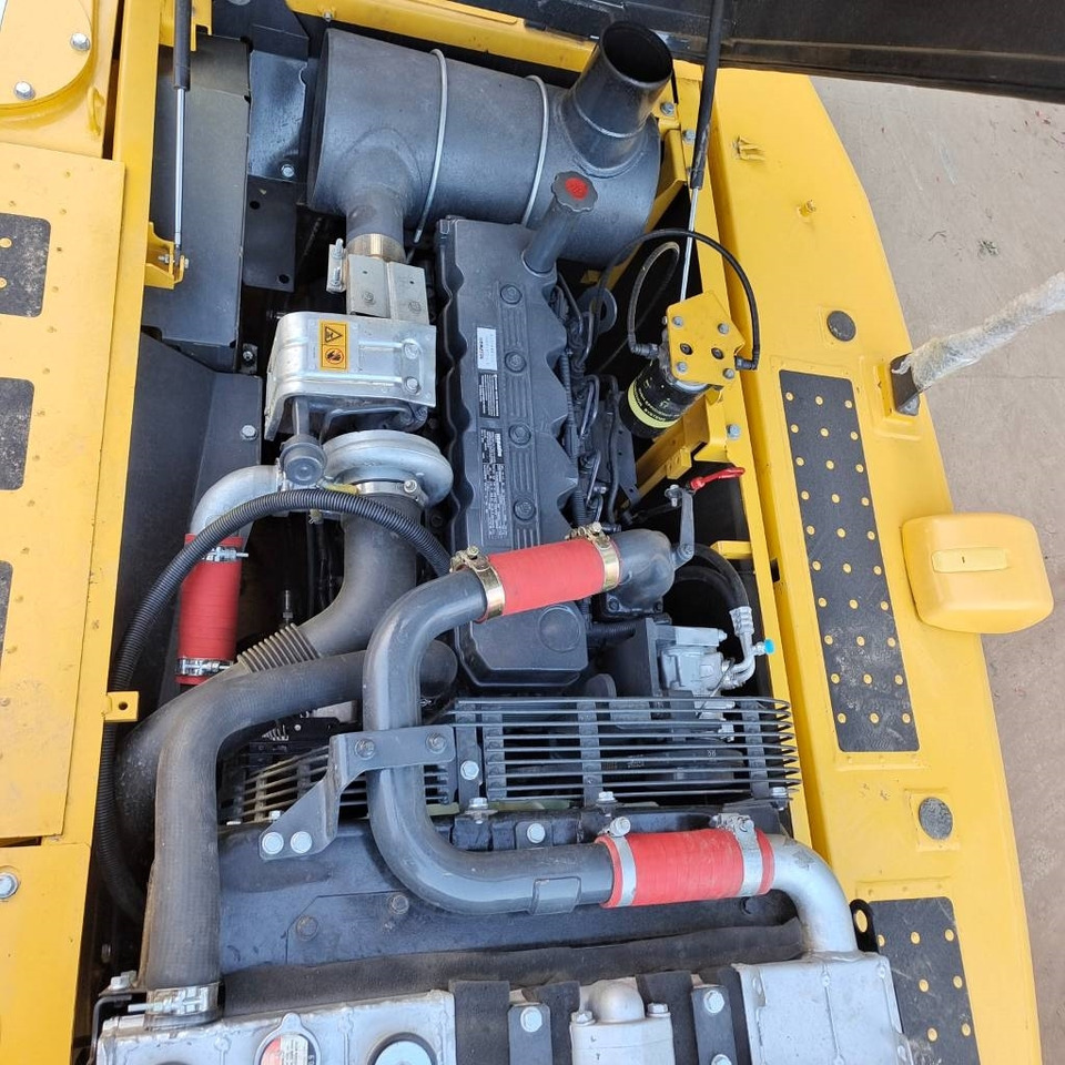 Telakaivukone Komatsu PC 200: kuva Telakaivukone Komatsu PC 200