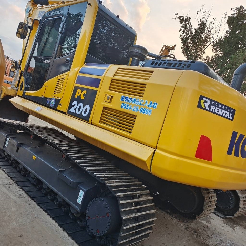 Telakaivukone Komatsu PC 200: kuva Telakaivukone Komatsu PC 200