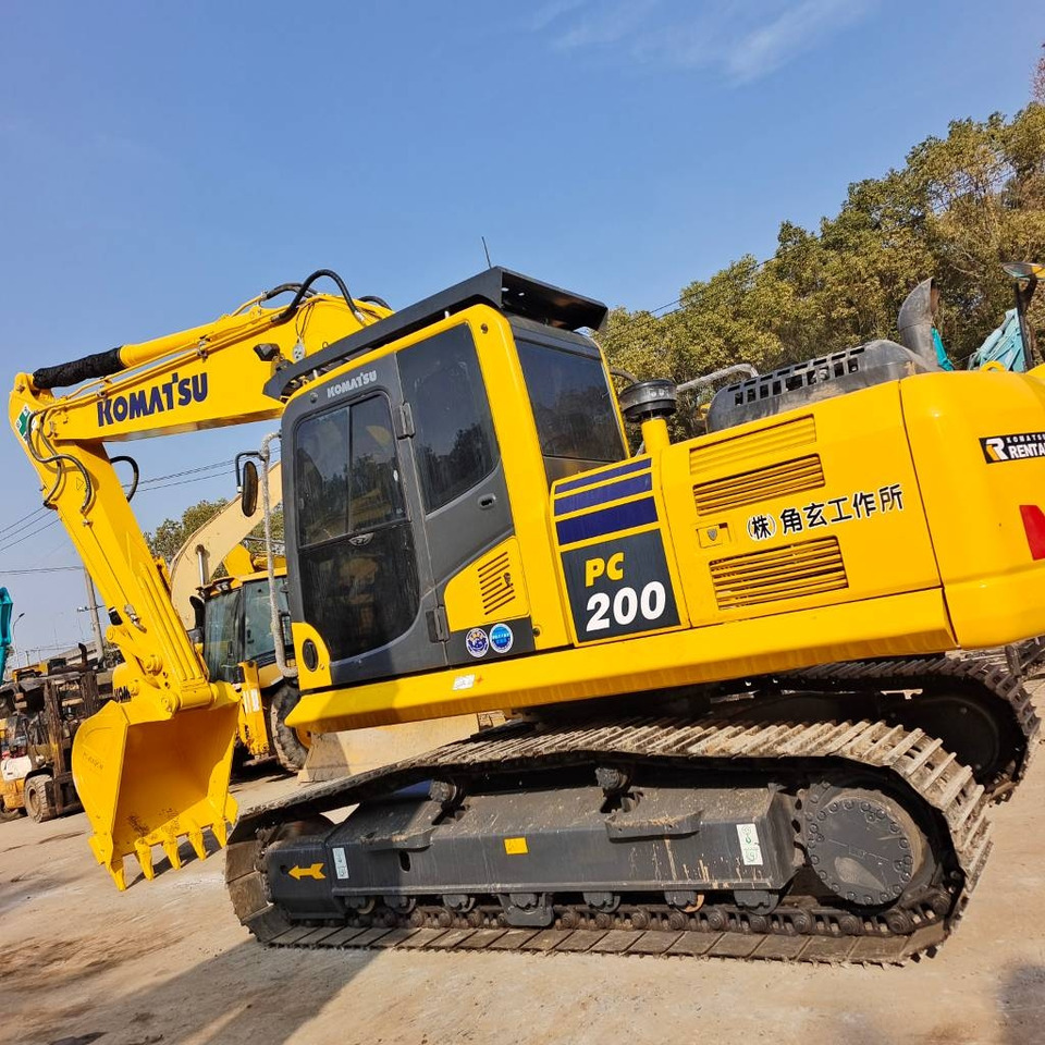 Komatsu PC 200 - Telakaivukone: kuva Komatsu PC 200 - Telakaivukone Komatsu PC 200 - Telakaivukone: kuva Komatsu PC 200 - Telakaivukone