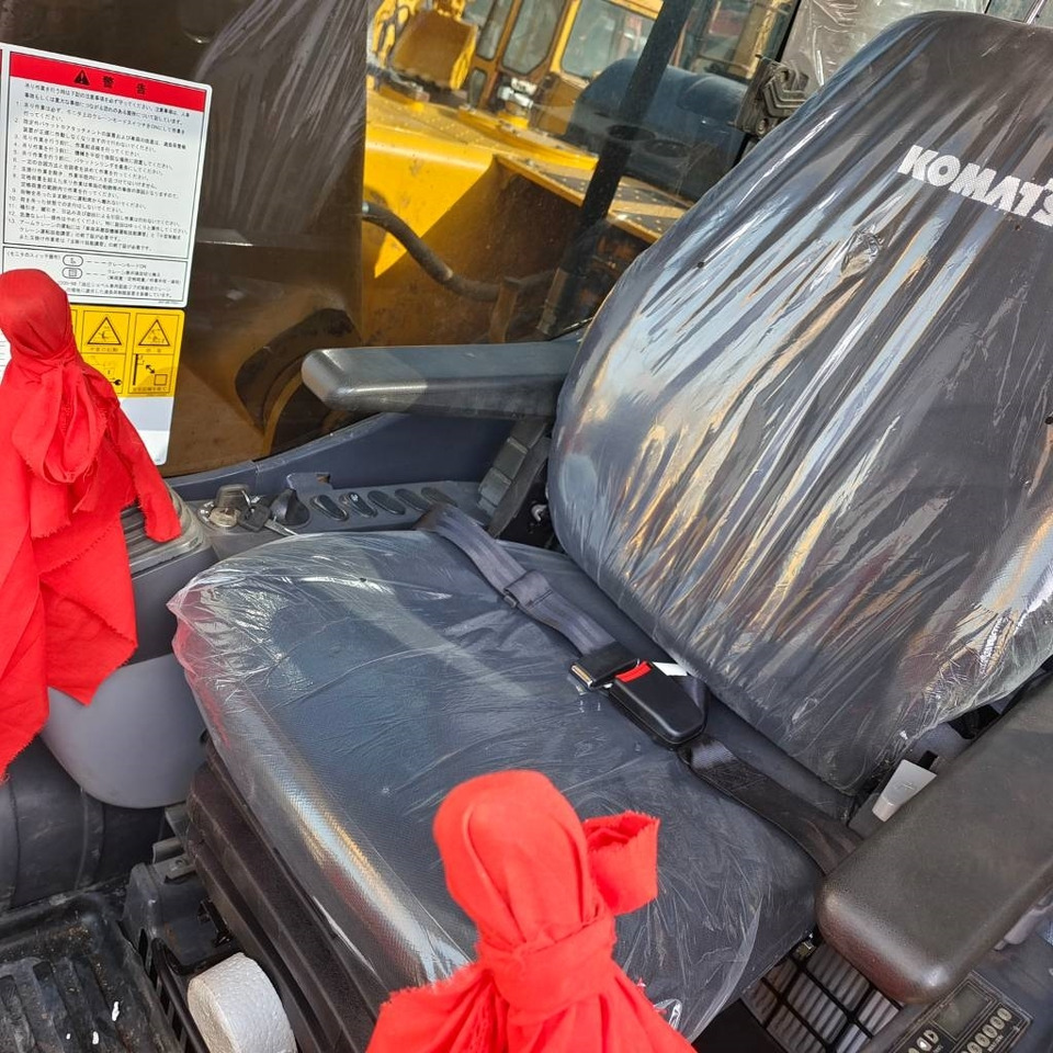 Komatsu PC 200 - Telakaivukone: kuva Komatsu PC 200 - Telakaivukone Komatsu PC 200 - Telakaivukone: kuva Komatsu PC 200 - Telakaivukone