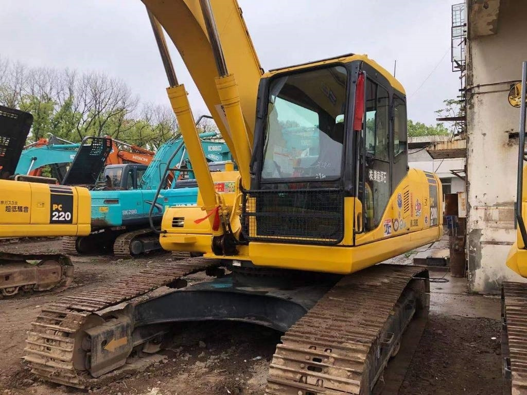 Komatsu PC 200 LC - Telakaivukone: kuva Komatsu PC 200 LC - Telakaivukone Komatsu PC 200 LC - Telakaivukone: kuva Komatsu PC 200 LC - Telakaivukone