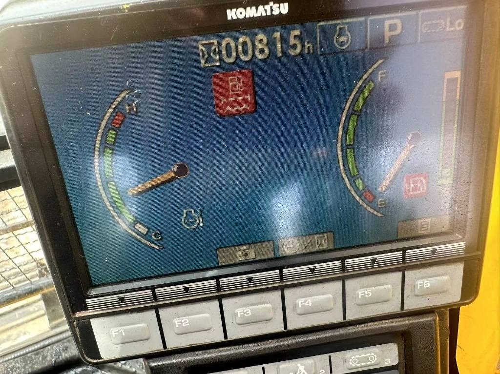 Komatsu PC 220-8 - Telakaivukone: kuva Komatsu PC 220-8 - Telakaivukone Komatsu PC 220-8 - Telakaivukone: kuva Komatsu PC 220-8 - Telakaivukone