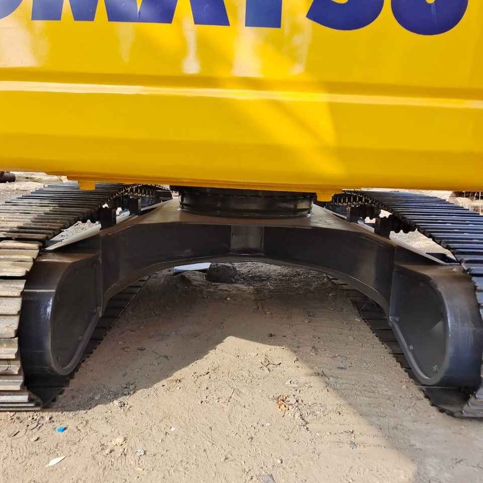 Komatsu PC 300 - Telakaivukone: kuva Komatsu PC 300 - Telakaivukone Komatsu PC 300 - Telakaivukone: kuva Komatsu PC 300 - Telakaivukone