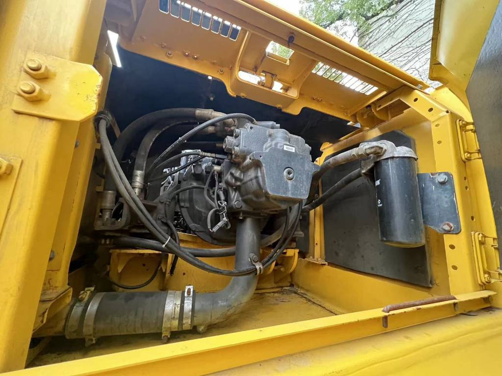 Komatsu PC 360-7 - Telakaivukone: kuva Komatsu PC 360-7 - Telakaivukone Komatsu PC 360-7 - Telakaivukone: kuva Komatsu PC 360-7 - Telakaivukone