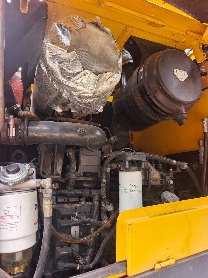 Komatsu WA 380 - Pyöräalustainen kaivinkone: kuva Komatsu WA 380 - Pyöräalustainen kaivinkone Komatsu WA 380 - Pyöräalustainen kaivinkone: kuva Komatsu WA 380 - Pyöräalustainen kaivinkone