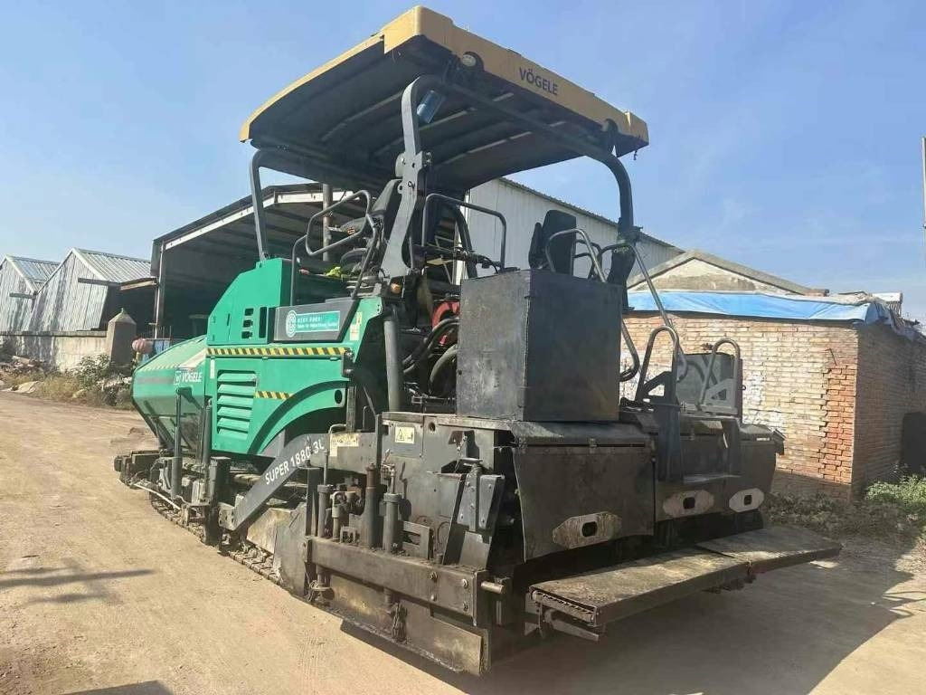 Vögele 1800-3 - Telakaivukone: kuva Vögele 1800-3 - Telakaivukone Vögele 1800-3 - Telakaivukone: kuva Vögele 1800-3 - Telakaivukone