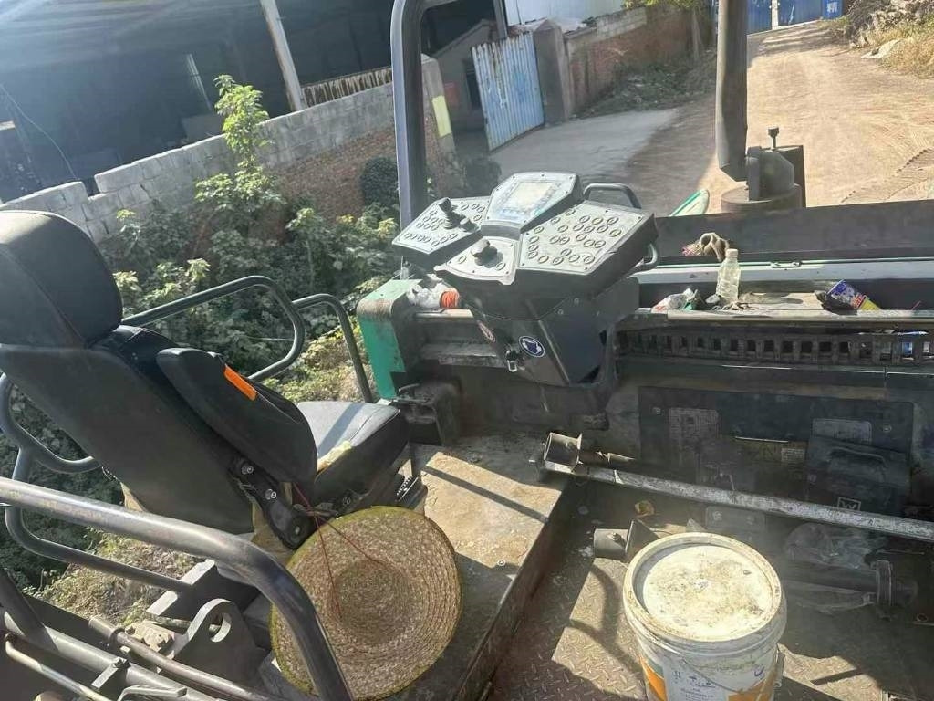 Vögele 1800-3 - Telakaivukone: kuva Vögele 1800-3 - Telakaivukone Vögele 1800-3 - Telakaivukone: kuva Vögele 1800-3 - Telakaivukone