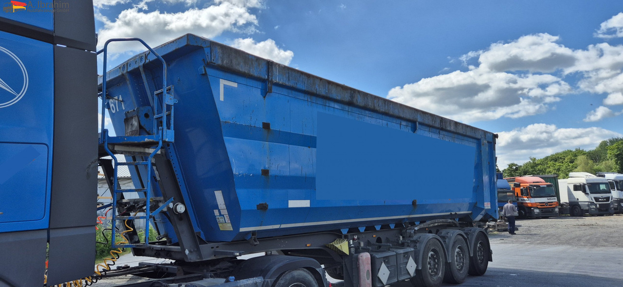 Kempf SKM 35/3 Leichter Schaden am Heck voll fahrbereit. - Kippiauto puoliperävaunu: kuva Kempf SKM 35/3 Leichter Schaden am Heck voll fahrbereit. - Kippiauto puoliperävaunu Kempf SKM 35/3 Leichter Schaden am Heck voll fahrbereit. - Kippiauto puoliperävaunu: kuva Kempf SKM 35/3 Leichter Schaden am Heck voll fahrbereit. - Kippiauto puoliperävaunu