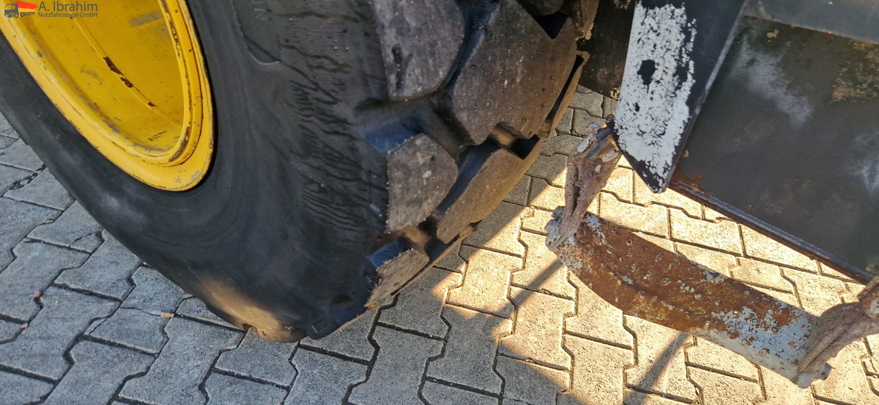 Komatsu WA 200 technisch ok. technische Wartung beim Komatsu Service - Pyöräkuormaaja: kuva Komatsu WA 200 technisch ok. technische Wartung beim Komatsu Service - Pyöräkuormaaja Komatsu WA 200 technisch ok. technische Wartung beim Komatsu Service - Pyöräkuormaaja: kuva Komatsu WA 200 technisch ok. technische Wartung beim Komatsu Service - Pyöräkuormaaja