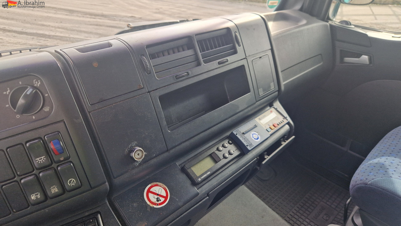 MAN 8.180 Thermokingkühlung - 30 ° sauber, 3. Gang kratzt, voll fahrbereit - Refrigeraattori kuorma-auto: kuva MAN 8.180 Thermokingkühlung - 30 ° sauber, 3. Gang kratzt, voll fahrbereit - Refrigeraattori kuorma-auto MAN 8.180 Thermokingkühlung - 30 ° sauber, 3. Gang kratzt, voll fahrbereit - Refrigeraattori kuorma-auto: kuva MAN 8.180 Thermokingkühlung - 30 ° sauber, 3. Gang kratzt, voll fahrbereit - Refrigeraattori kuorma-auto