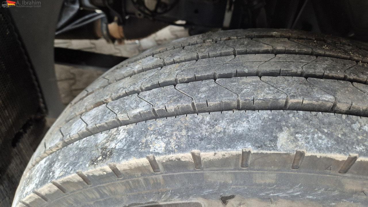 Leasing MAN 8.250 7,30 m Koffer, Navi, Topzustand MAN 8.250 7,30 m Koffer, Navi, Topzustand: kuva Leasing MAN 8.250 7,30 m Koffer, Navi, Topzustand MAN 8.250 7,30 m Koffer, Navi, Topzustand