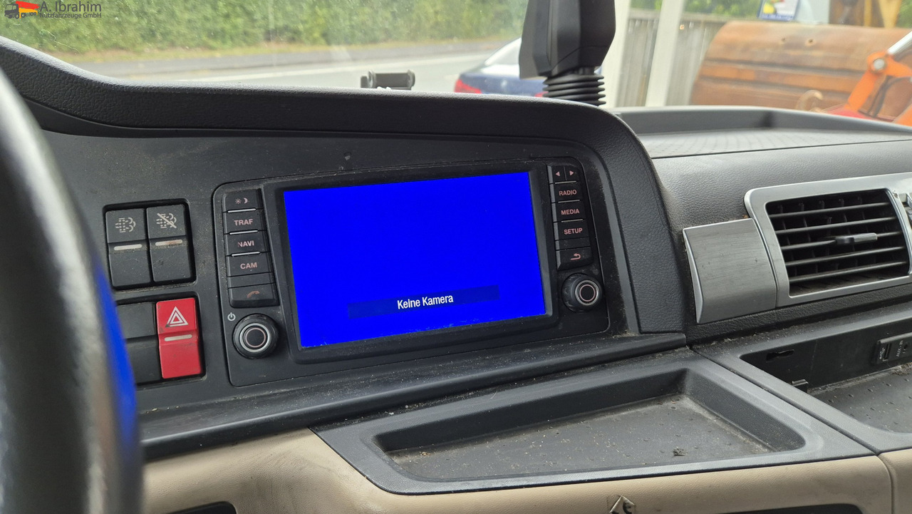 Leasing MAN 8.250 7,30 m Koffer, Navi, Topzustand MAN 8.250 7,30 m Koffer, Navi, Topzustand: kuva Leasing MAN 8.250 7,30 m Koffer, Navi, Topzustand MAN 8.250 7,30 m Koffer, Navi, Topzustand