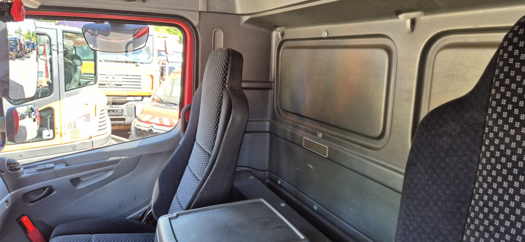 Mercedes-Benz 1829L Staplerhalterung, , Schiebeplane - Pressukapelli kuorma-auto: kuva Mercedes-Benz 1829L Staplerhalterung, , Schiebeplane - Pressukapelli kuorma-auto Mercedes-Benz 1829L Staplerhalterung, , Schiebeplane - Pressukapelli kuorma-auto: kuva Mercedes-Benz 1829L Staplerhalterung, , Schiebeplane - Pressukapelli kuorma-auto