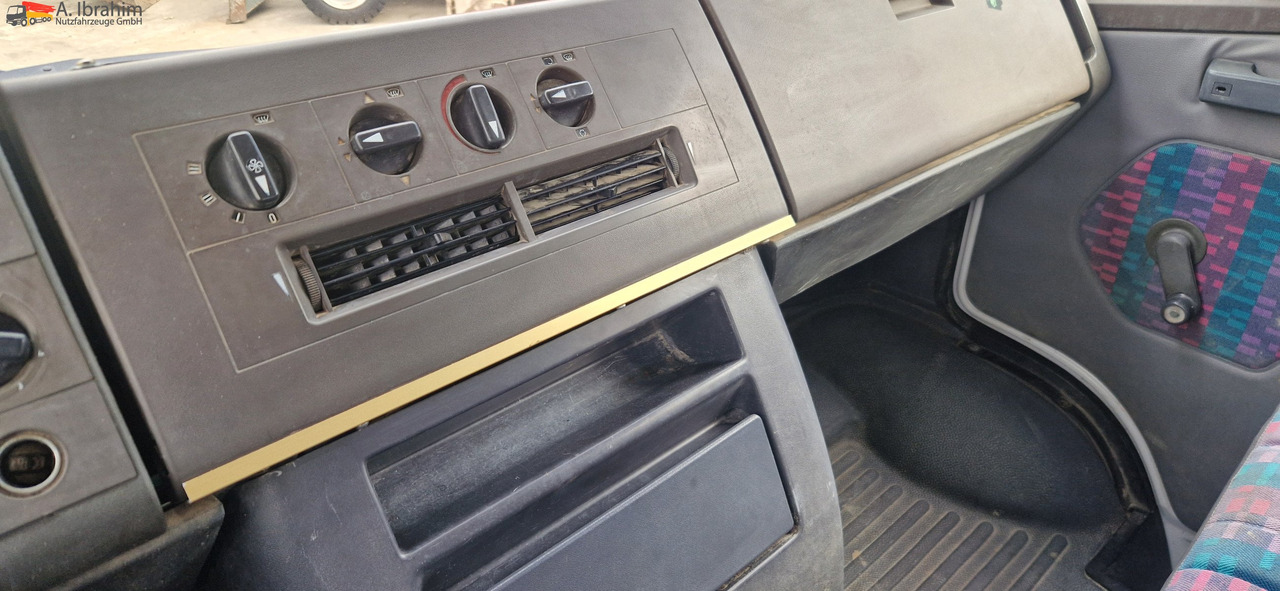 Mercedes-Benz 611 D Meiller Kipper Tüv 2026 - Kippiauto kuorma-auto: kuva Mercedes-Benz 611 D Meiller Kipper Tüv 2026 - Kippiauto kuorma-auto Mercedes-Benz 611 D Meiller Kipper Tüv 2026 - Kippiauto kuorma-auto: kuva Mercedes-Benz 611 D Meiller Kipper Tüv 2026 - Kippiauto kuorma-auto